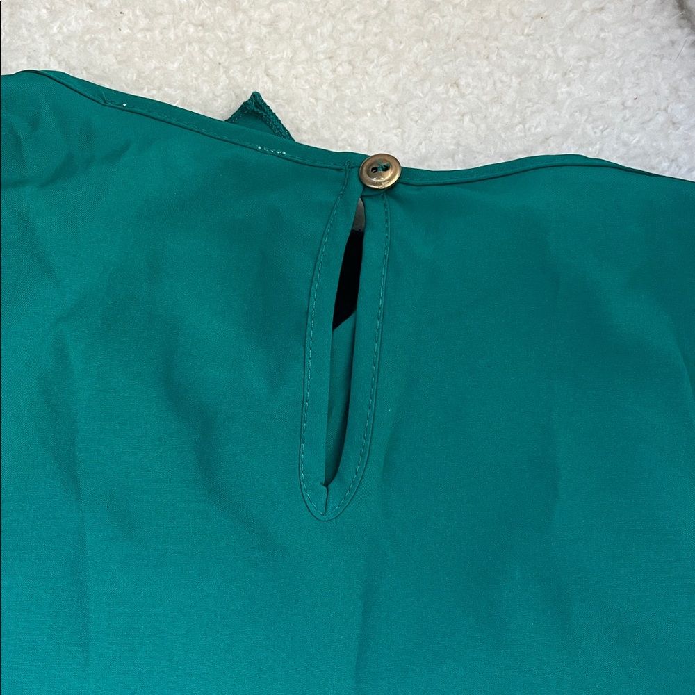 Pearl Ruffle Front Blouse - Picture 3 of 4